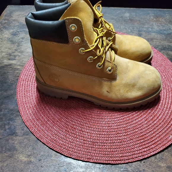 Boots - Picture 2 of 6